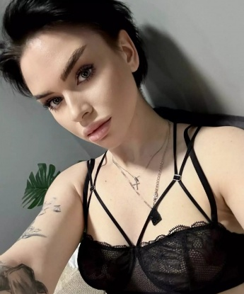 Фото, на которых я сияю от желания, ждут тебя! 📷💋
У меня есть стильные апартаменты в Москве, где мы можем встретиться. Здесь мы сможем погрузиться в мир страсти и наслаждения. Моя чувственная массажная техника сведет тебя с ума, а оральный секс приведет тебя к экстазу. Будь уверен, ты будешь доволен каждой минутой, проведенной со мной.
Мои клиенты отмечают мою непревзойденную красоту и профессионализм. Они говорят, что я умею быть страстной и нежной одновременно. Я всегда рада услышать о твоих фантазиях и пожеланиях, чтобы сделать наше свидание особенным для нас обоих.
Не упусти возможность познакомиться со мной и испытать настоящий шик, страсть и нежность в Москве. Сделай шаг к райскому наслаждению и приходи ко мне! 💫🌹 Александра